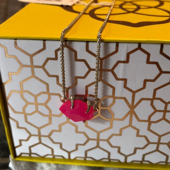 Kendra Scott Jewelry - Kendra Scott Ethan Gold Necklace in Pink Agate NWT